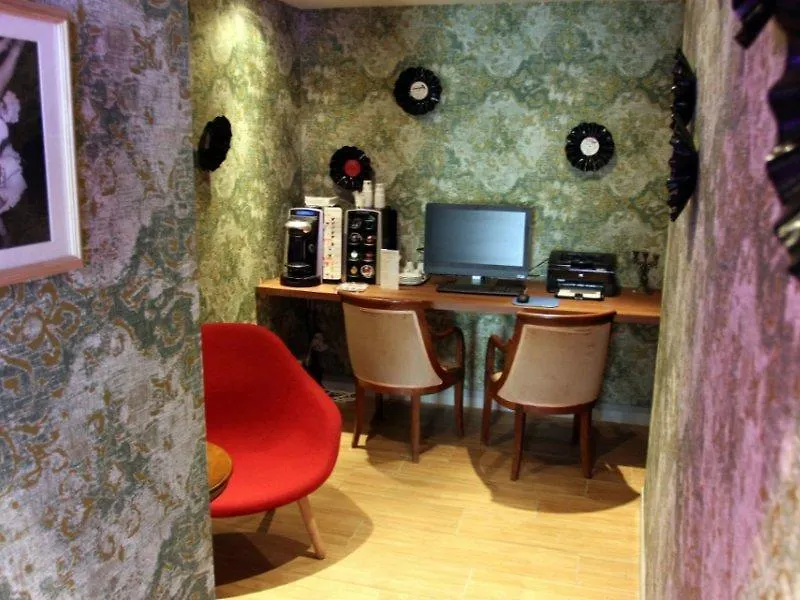 Hôtel Joséphine by Happyculture Parigi 4*,